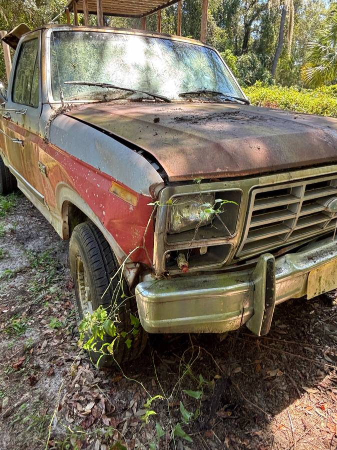 Ford-f-150-1983-red-1