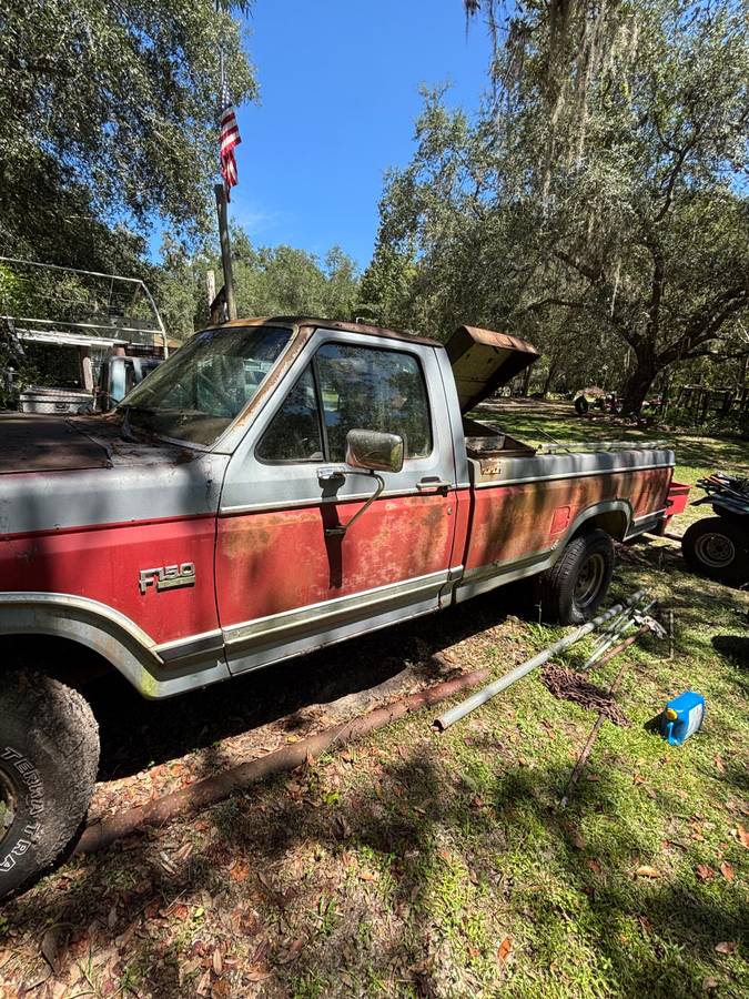 Ford-f-150-1983-red