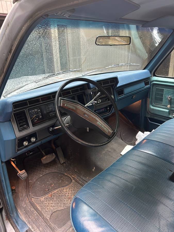 Ford-f-150-1984-7