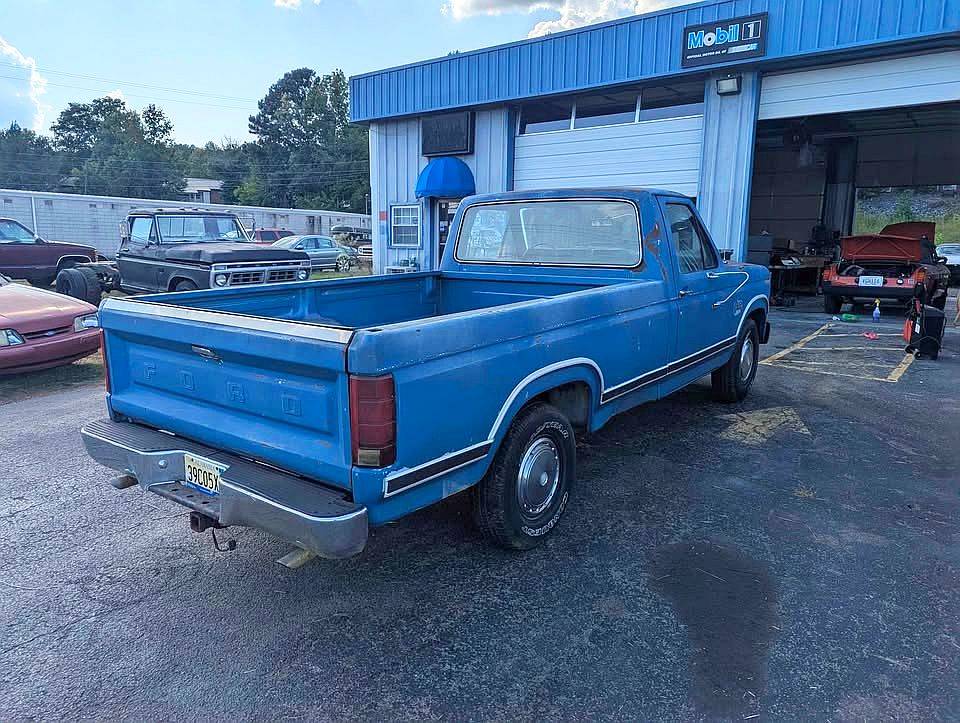 Ford-f-150-1984-blue-3