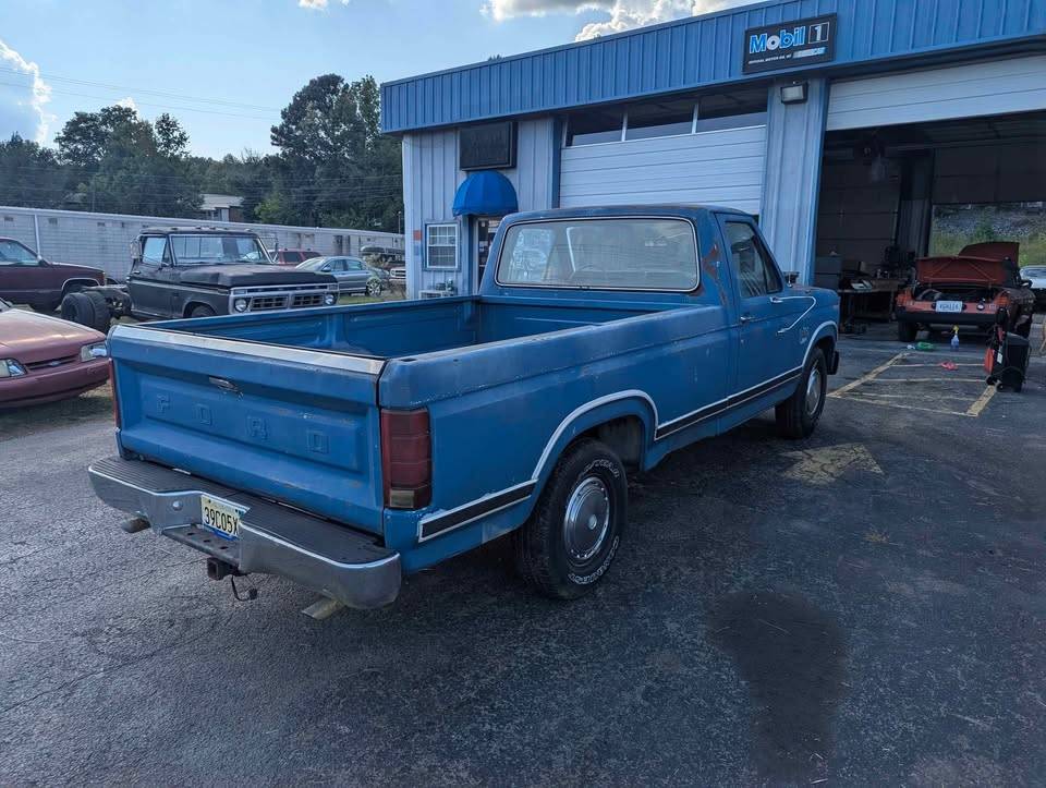 Ford-f-150-1984-blue-4