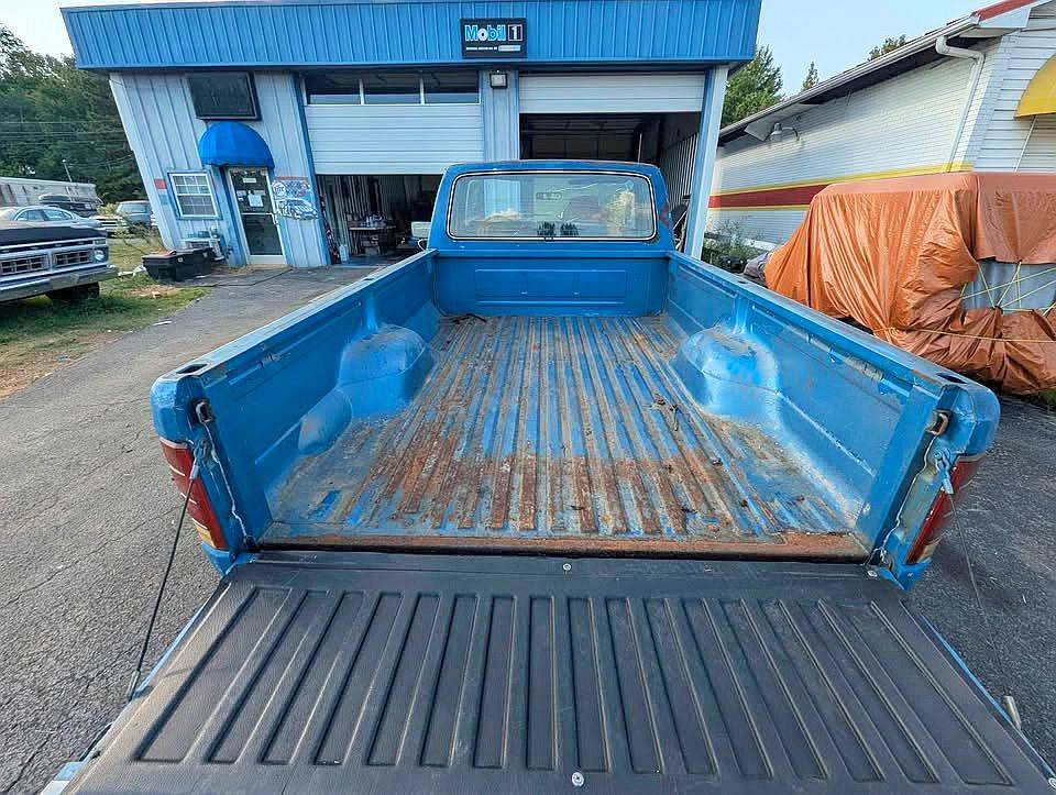 Ford-f-150-1984-blue-5