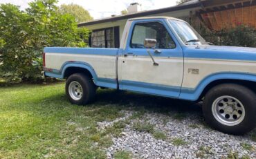 Ford-f-150-1984-white-1