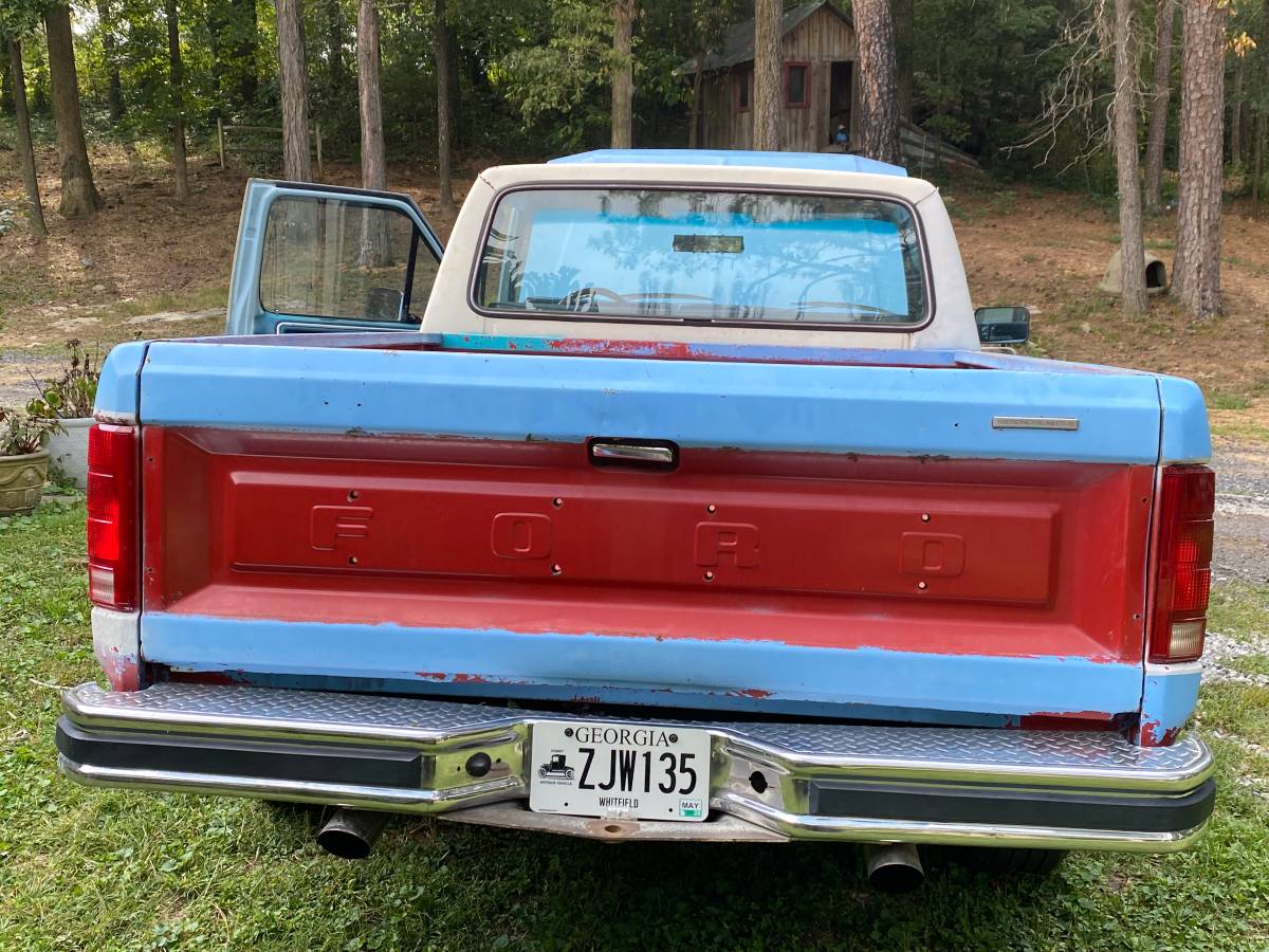 Ford-f-150-1984-white-2