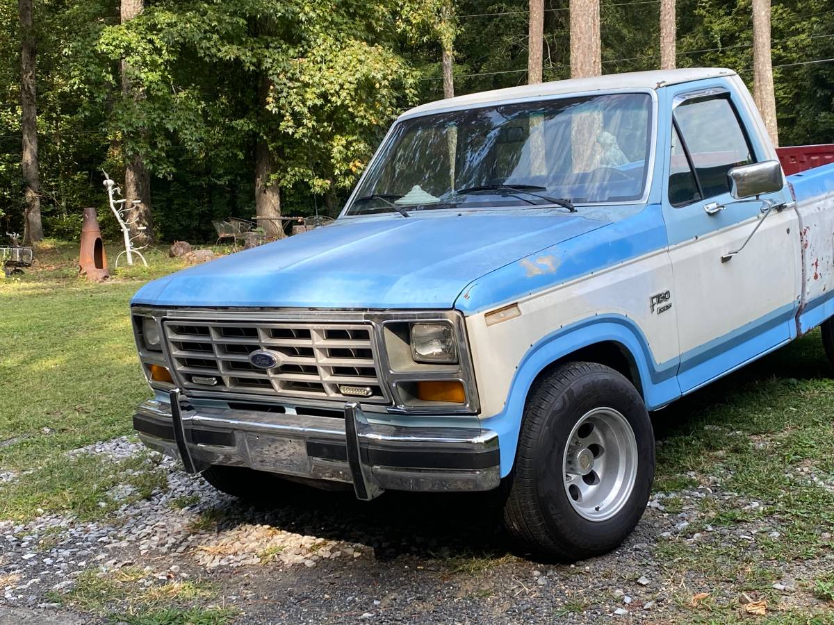 Ford-f-150-1984-white