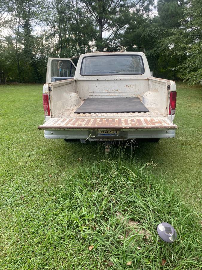 Ford-f-150-1986-white-1