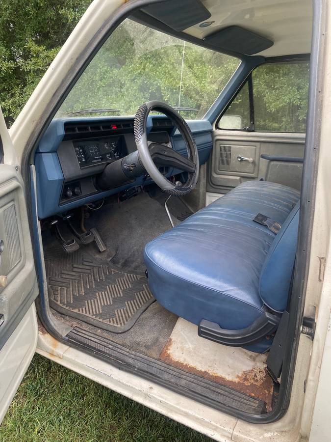 Ford-f-150-1986-white-2
