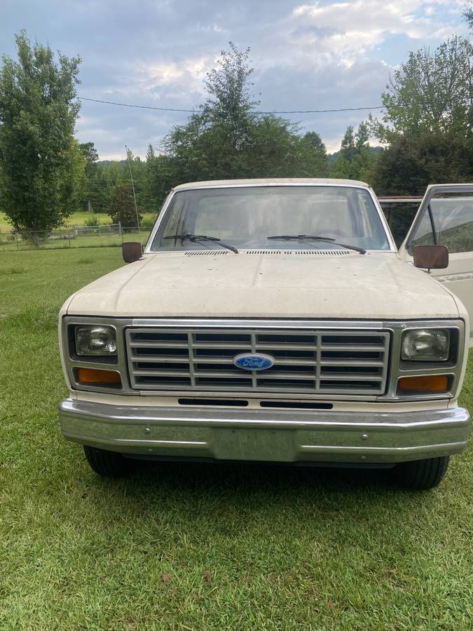 Ford-f-150-1986-white