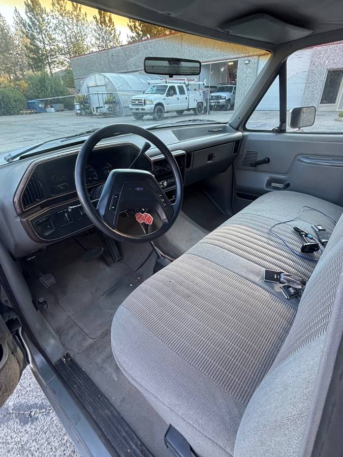 Ford-f-150-1988-silver-1