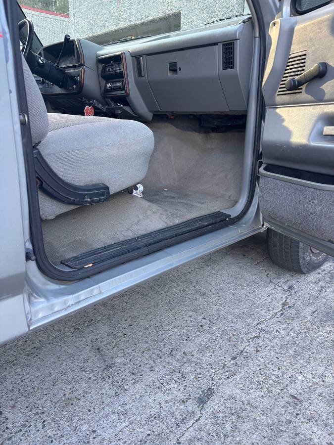 Ford-f-150-1988-silver-6