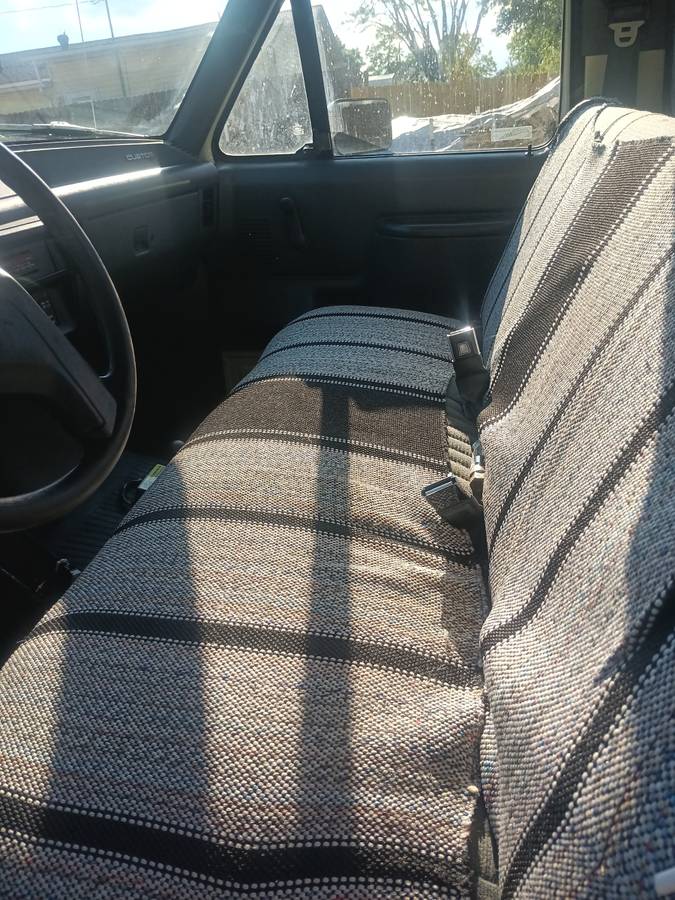 Ford-f-150-1990-white-2