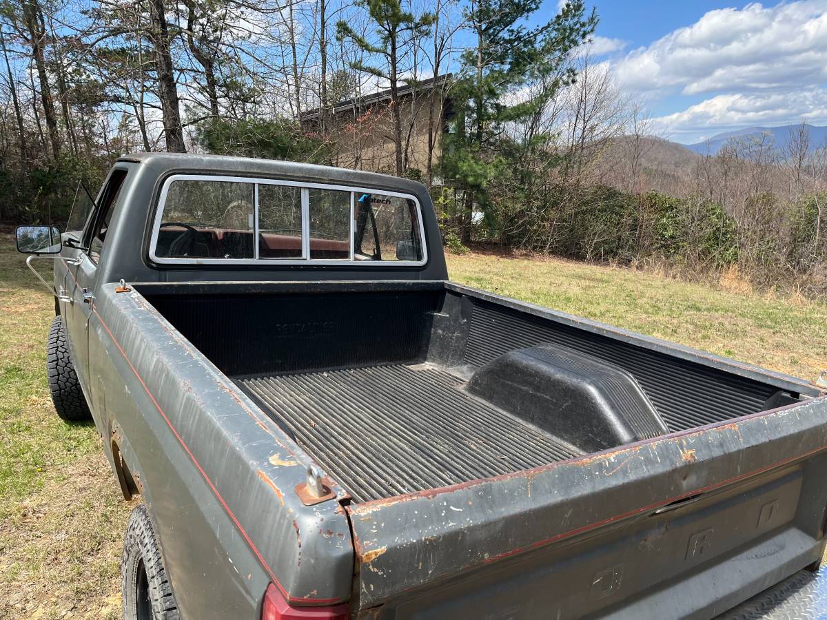 Ford-f-150-4x4-1985-1