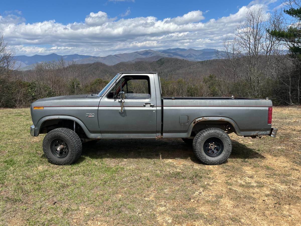 Ford-f-150-4x4-1985-3