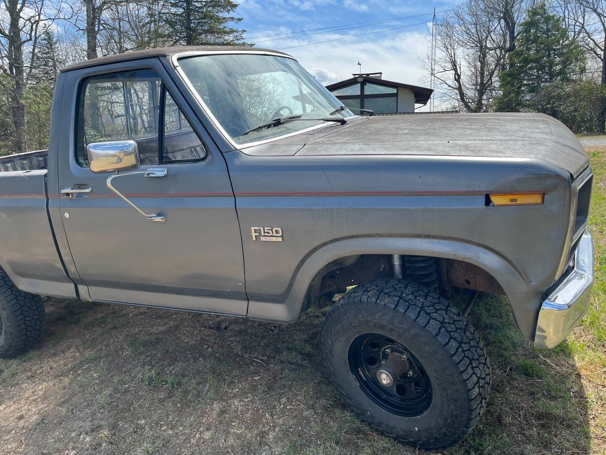 Ford-f-150-4x4-1985-5