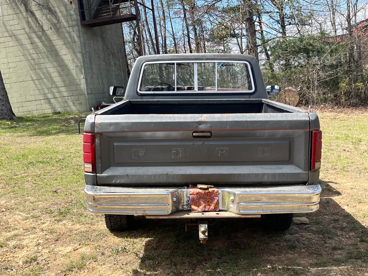 Ford-f-150-4x4-1985-7