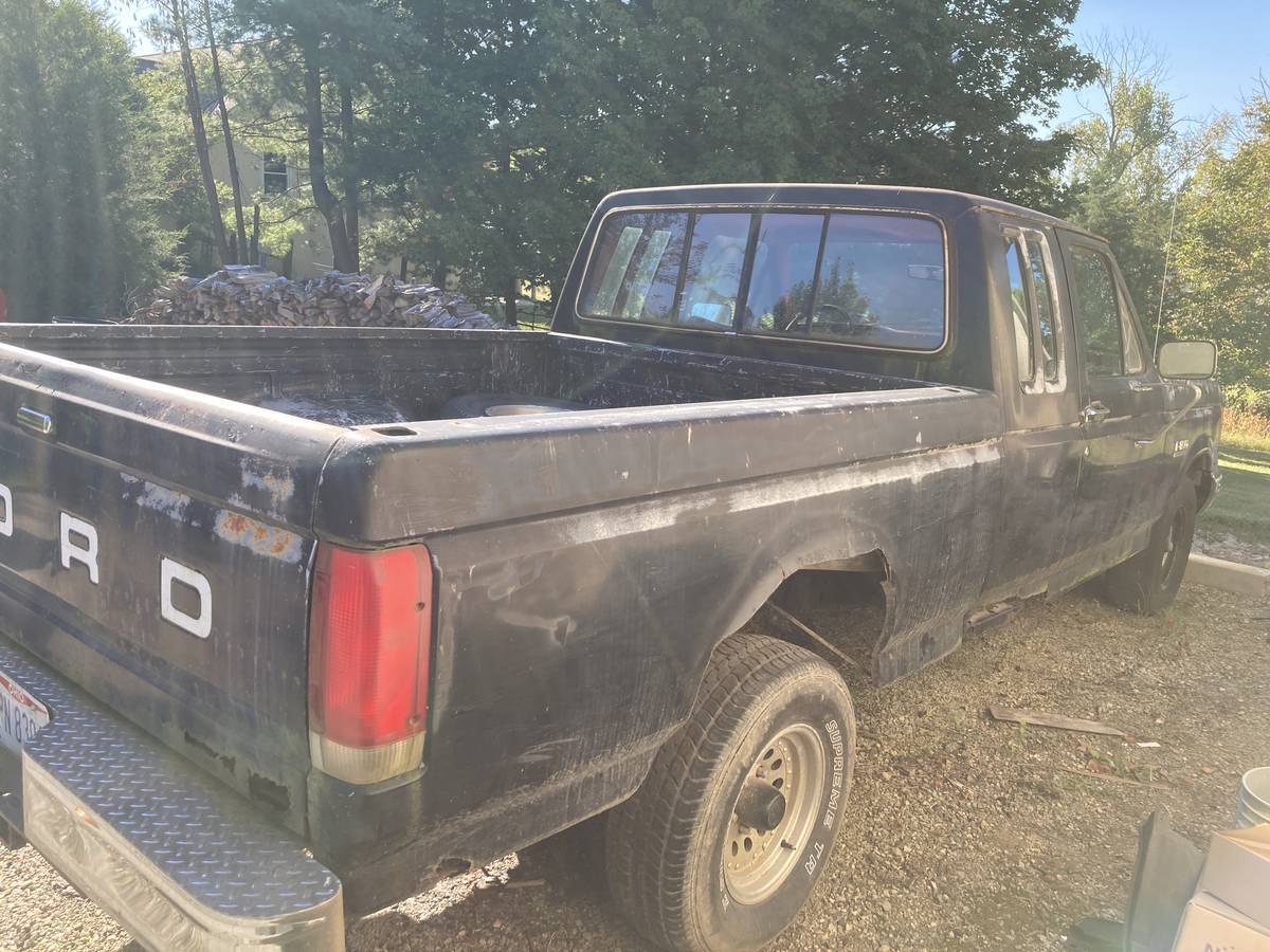 Ford-f-150-super-cab-1987-black-16