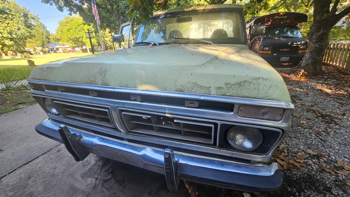 Ford-f-150-xl-standard-cab-1976-1