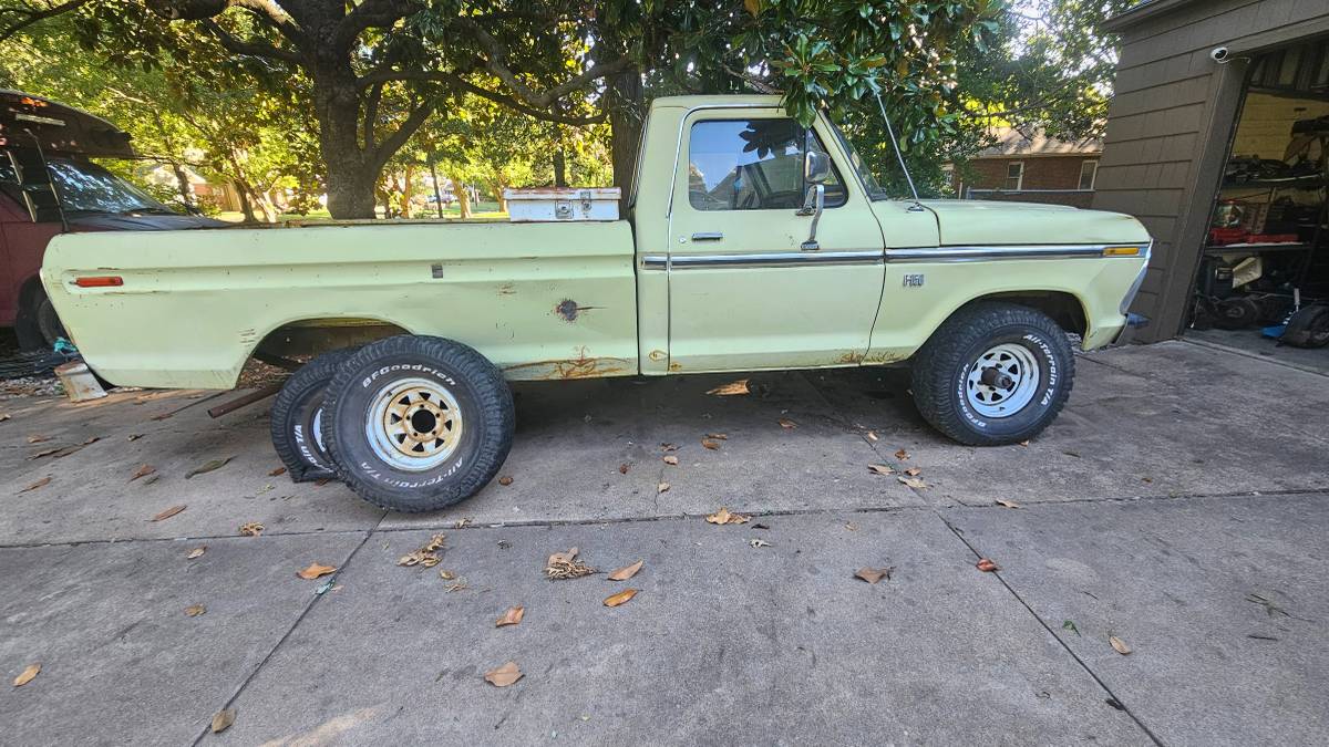 Ford-f-150-xl-standard-cab-1976-10