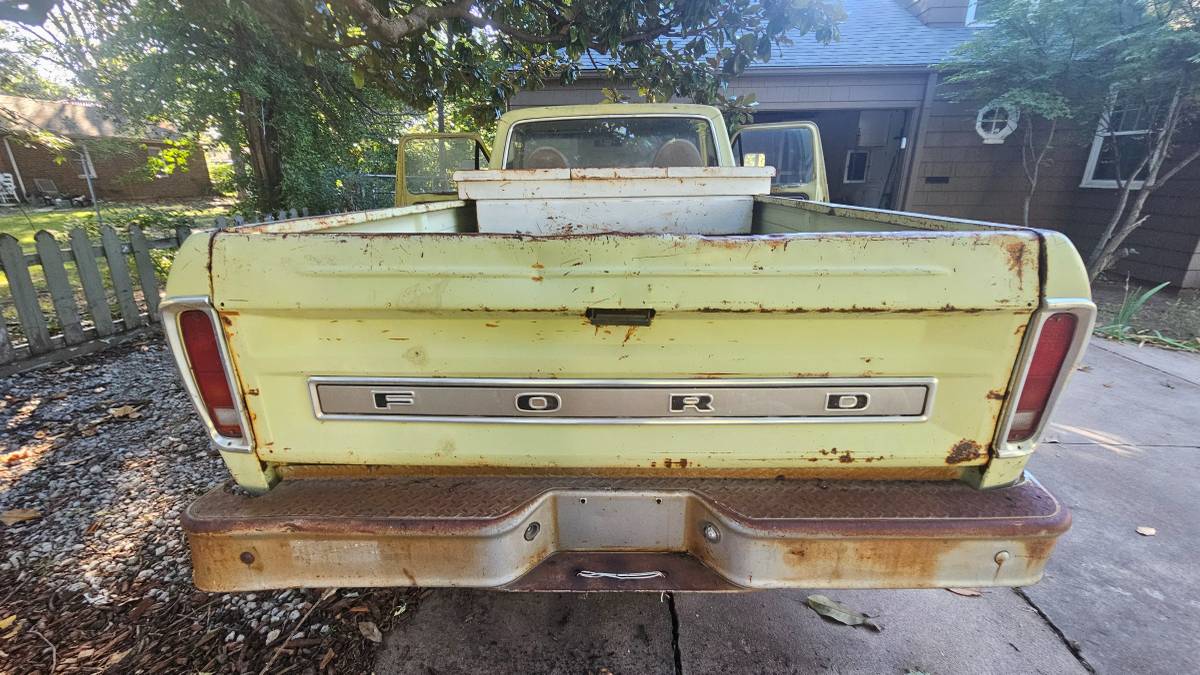 Ford-f-150-xl-standard-cab-1976-9