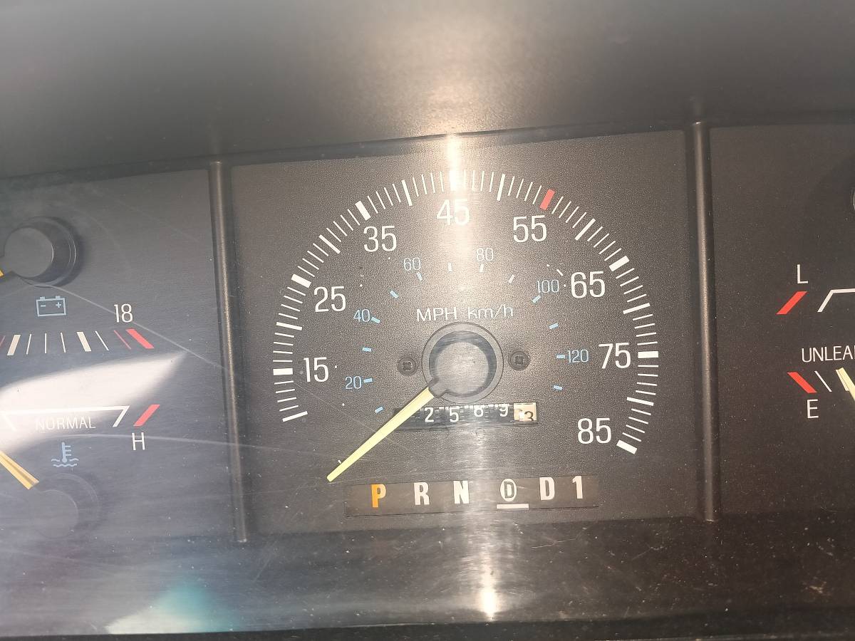 Ford-f-150-xlt-lariat-1989-red