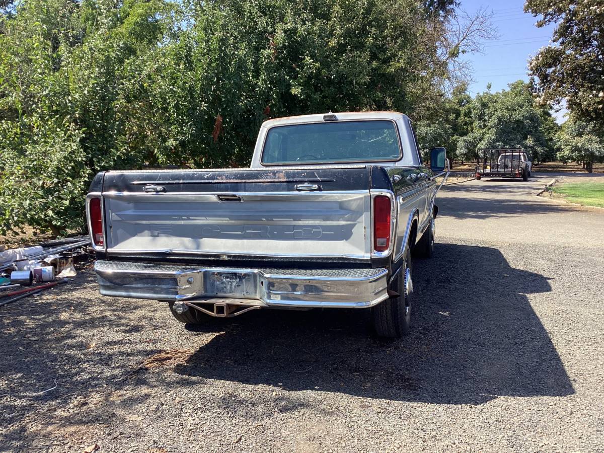 Ford-f-250-1979-silver-1