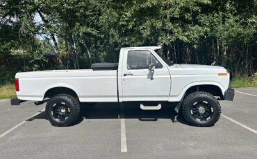 Ford-f-250-1980-white-1