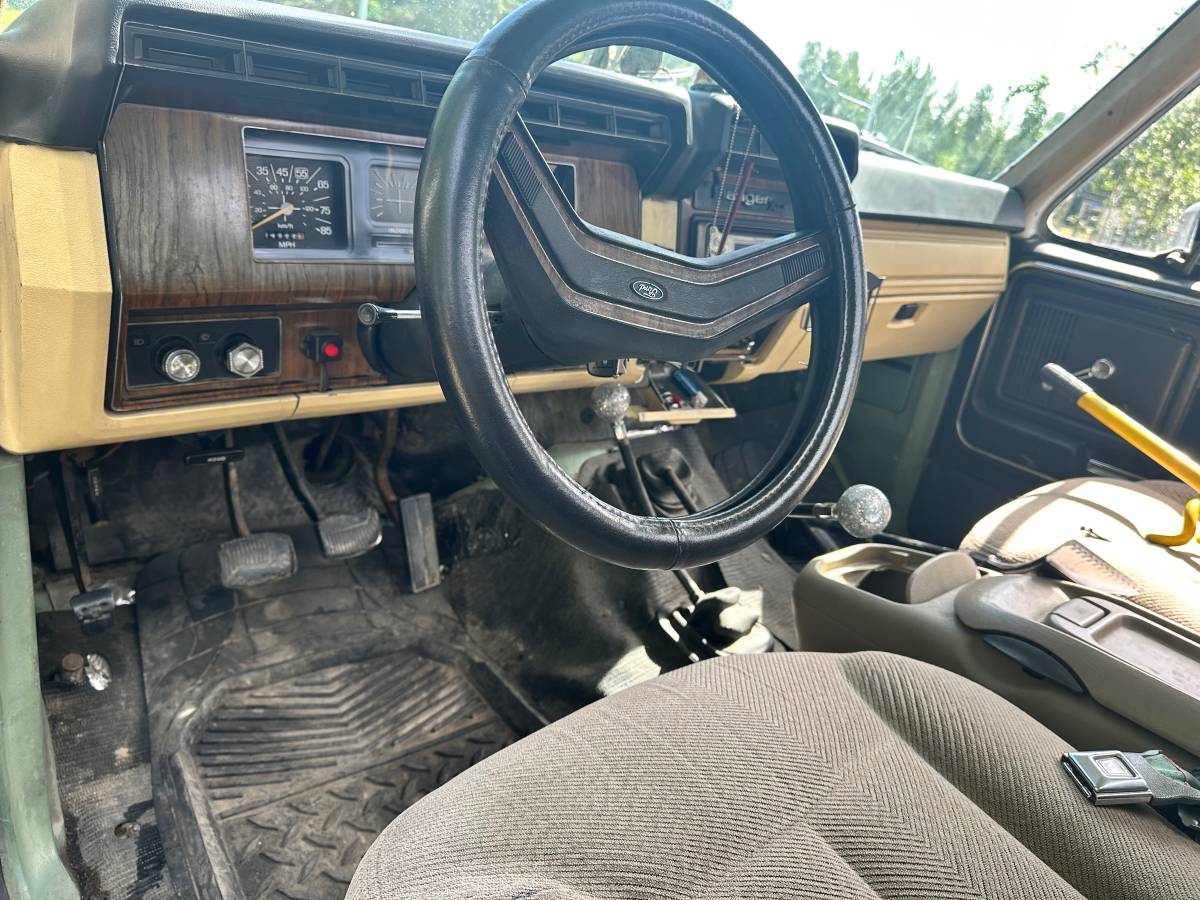Ford-f-250-1980-white-10