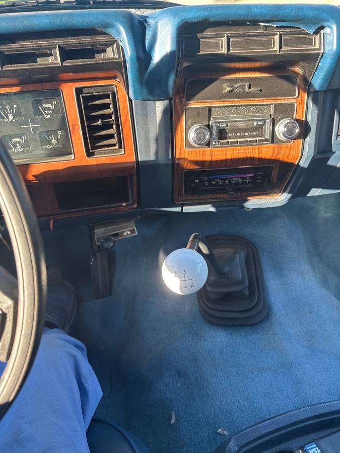 Ford-f-250-1985-custom-2