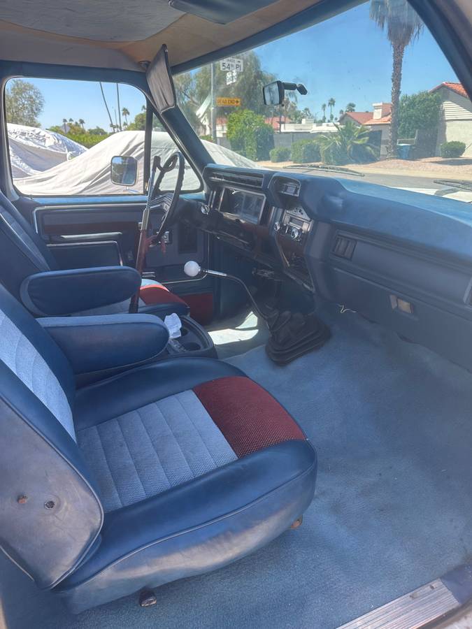 Ford-f-250-1985-custom-9