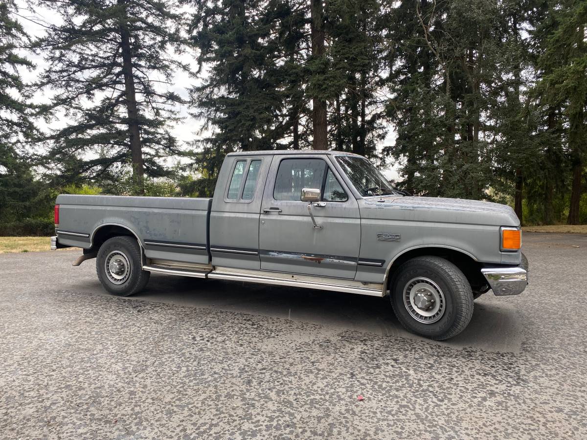 Ford-f-250-1987-grey-1