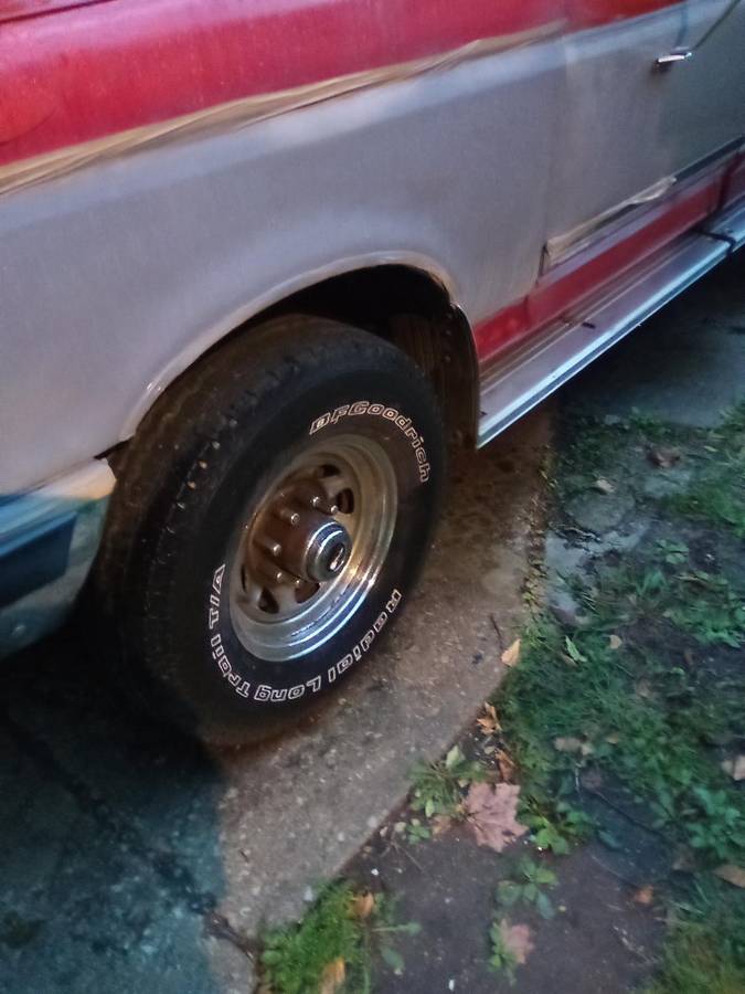 Ford-f-250-1987-grey-1
