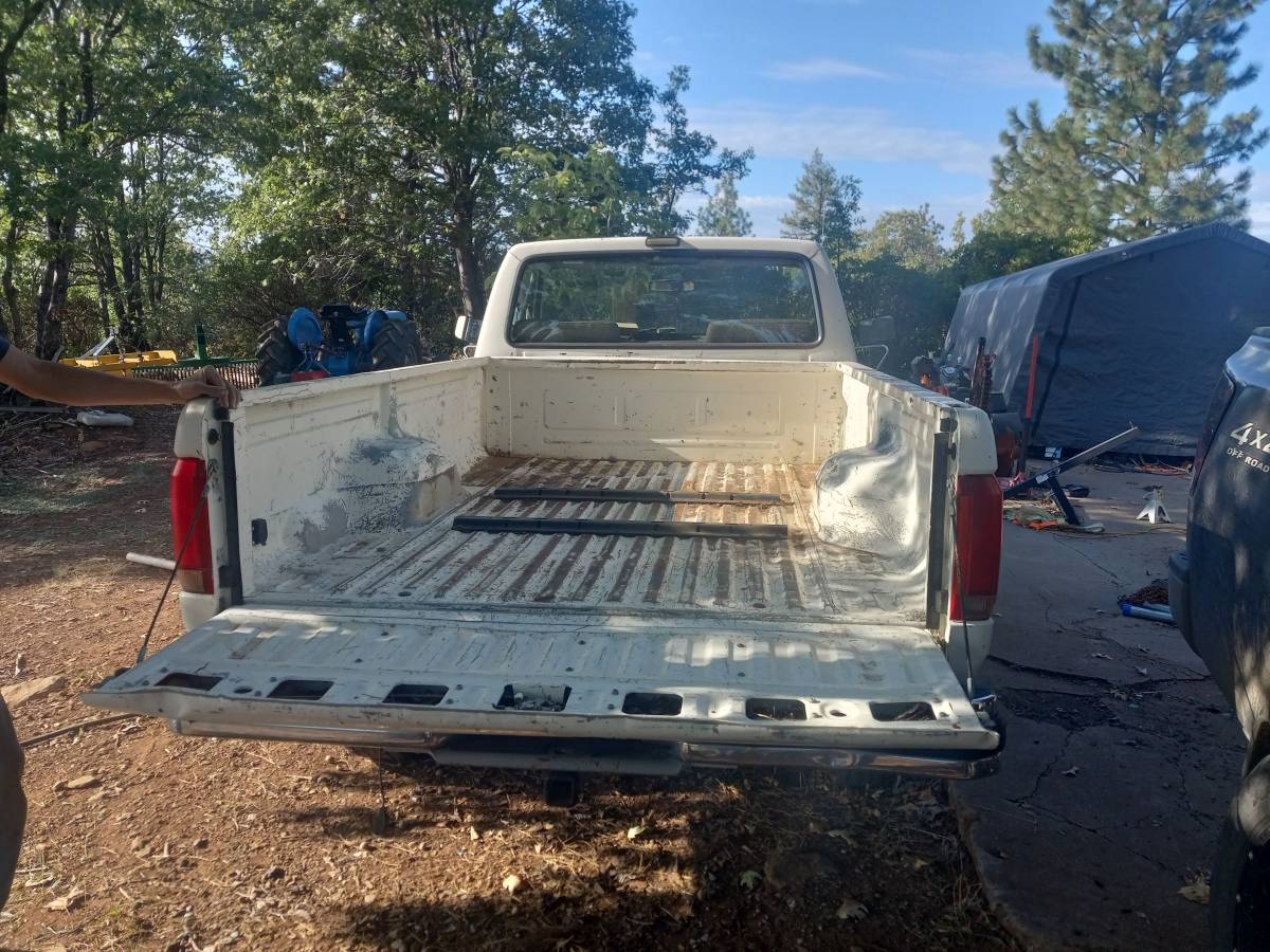 Ford-f-250-1991-white-10