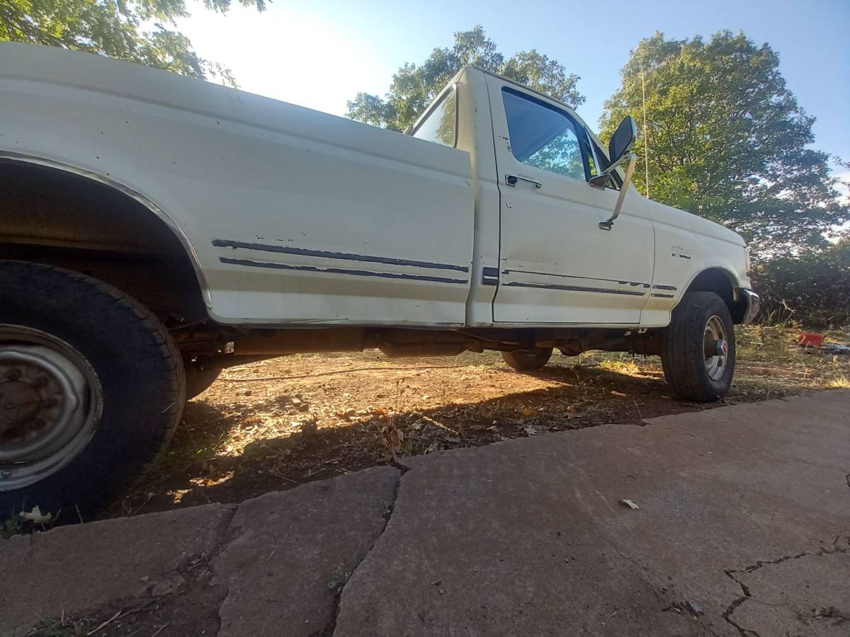 Ford-f-250-1991-white-9