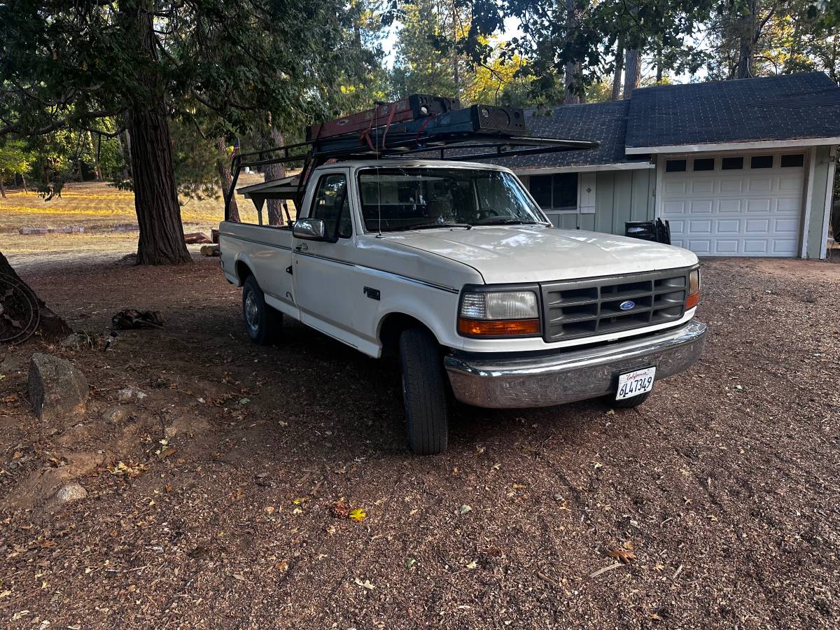 Ford-f-250-1993-white-1
