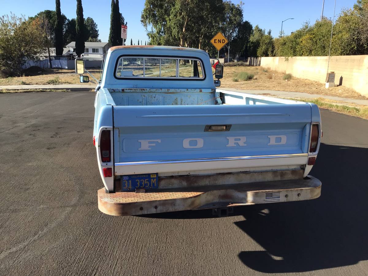 Ford-f-250-camper-special-1972-blue-1