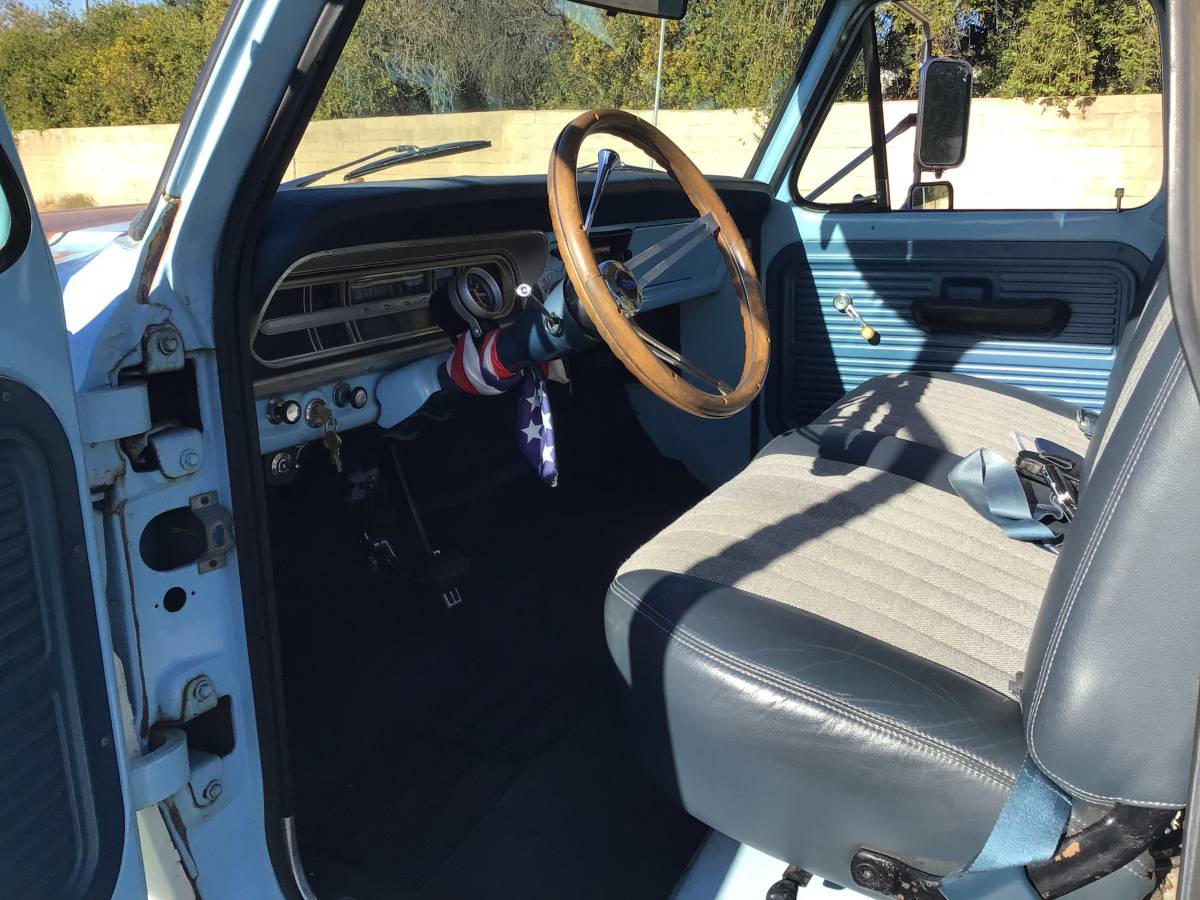 Ford-f-250-camper-special-1972-blue-4