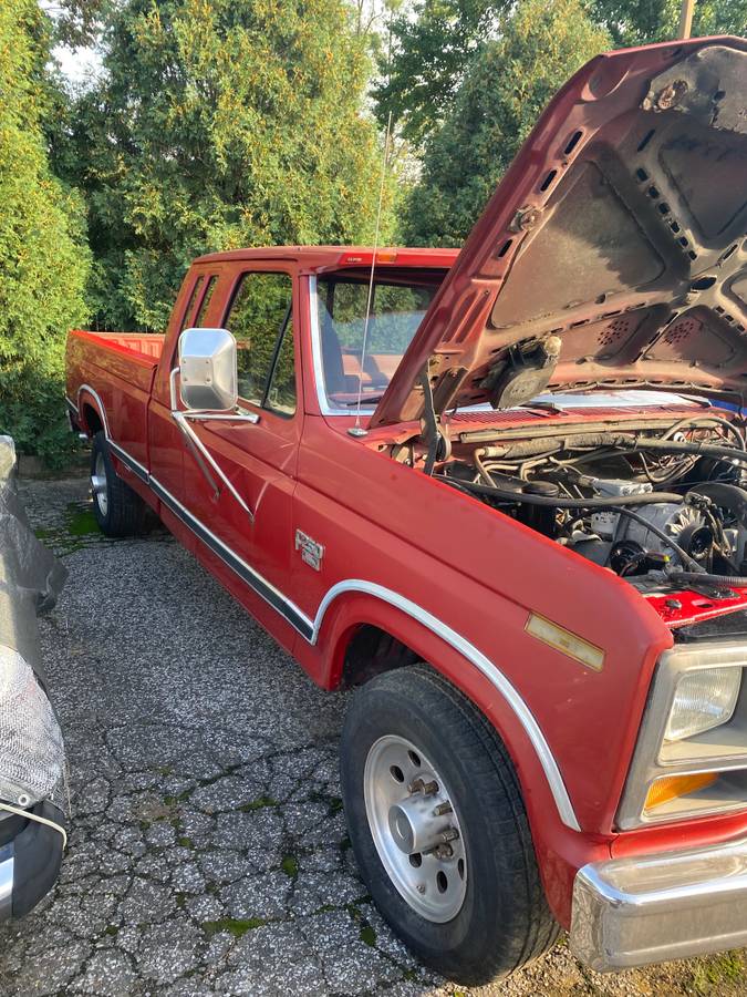 Ford-f-250-diesel-1982-red-10