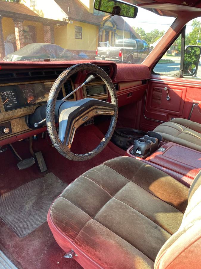 Ford-f-250-diesel-1982-red-2