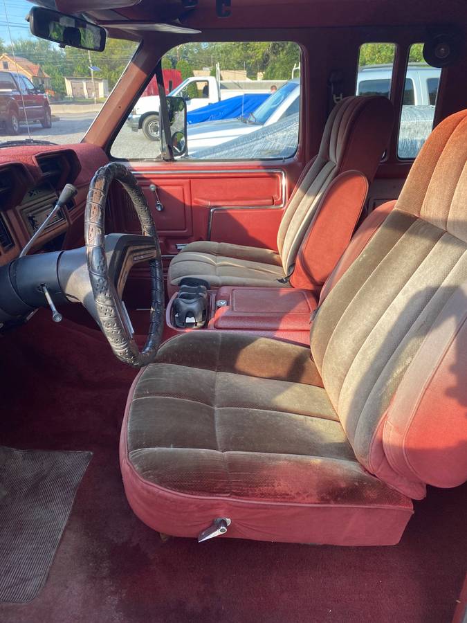 Ford-f-250-diesel-1982-red-9