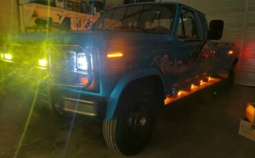 Ford-f-250-diesel-1984-blue-23