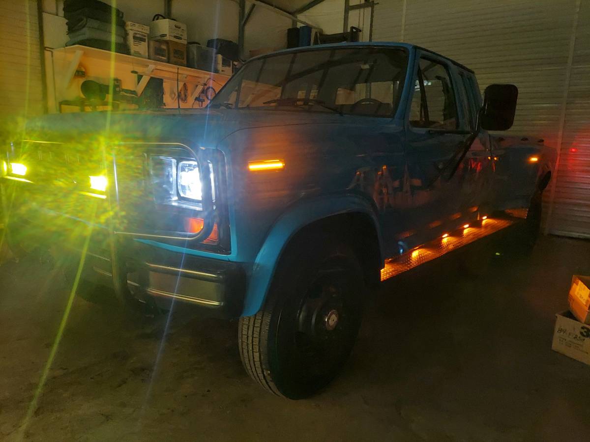 Ford-f-250-diesel-1984-blue-23