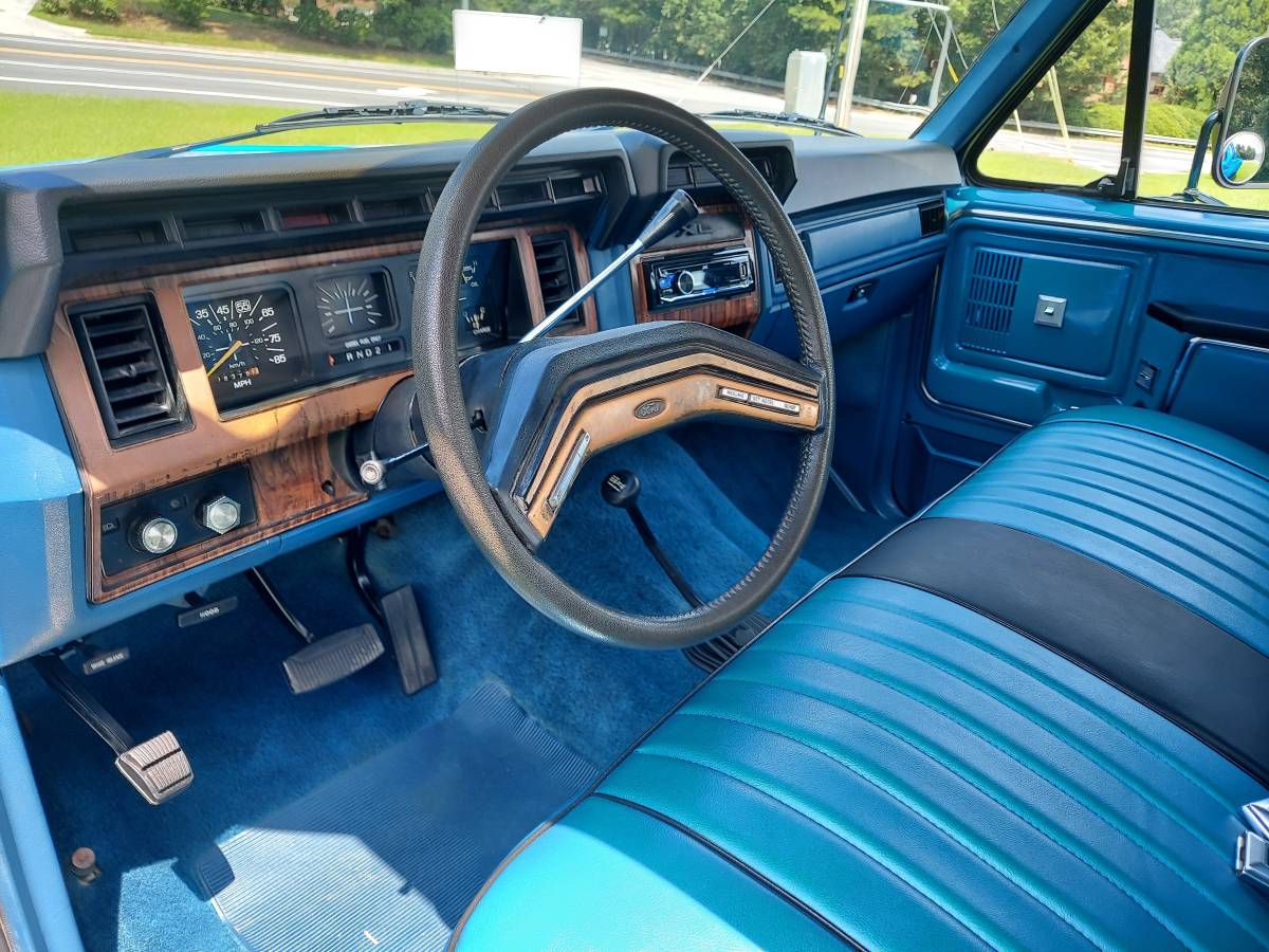 Ford-f-250-diesel-1984-blue-34