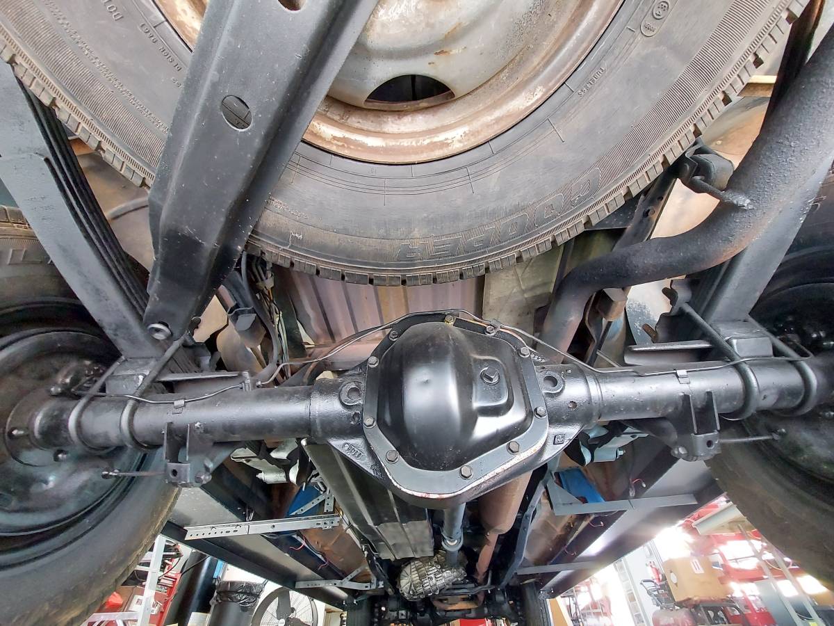 Ford-f-250-diesel-1984-blue-45