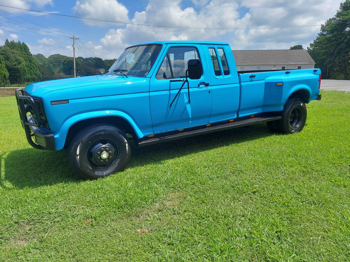 Ford-f-250-diesel-1984-blue-9