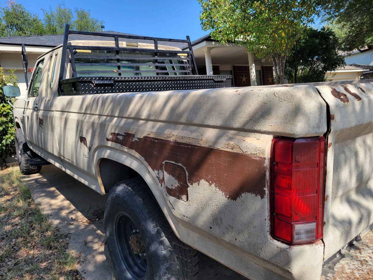 Ford-f-250-diesel-1985-custom-1