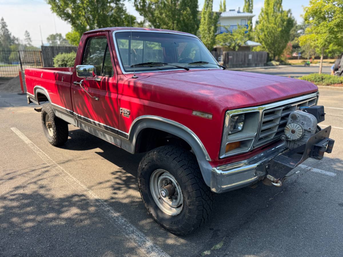 Ford-f-250-diesel-1986-red-1