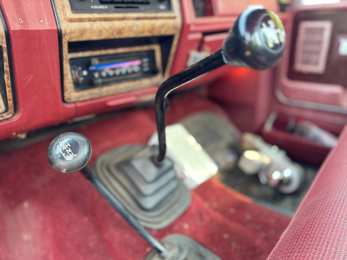 Ford-f-250-diesel-1986-red-21