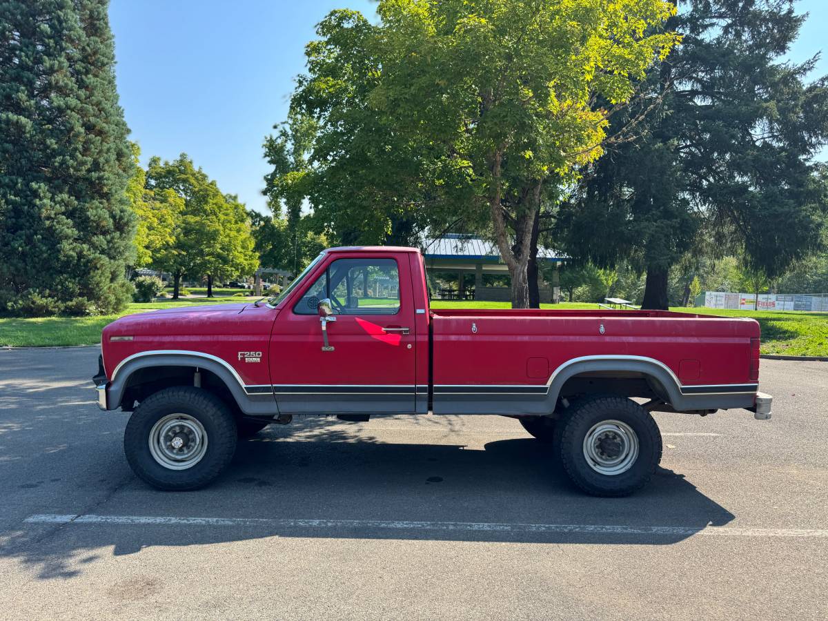 Ford-f-250-diesel-1986-red