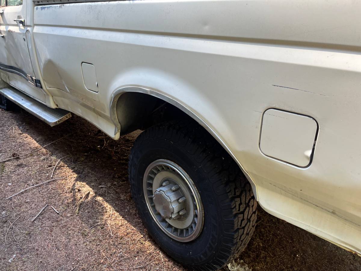 Ford-f-250-diesel-1989-white