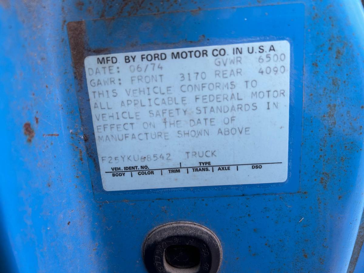 Ford-f-250-xlt-1974-blue-3